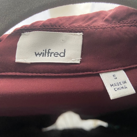 Aritzia Silk button down SIZE: S - Picture 4 of 5